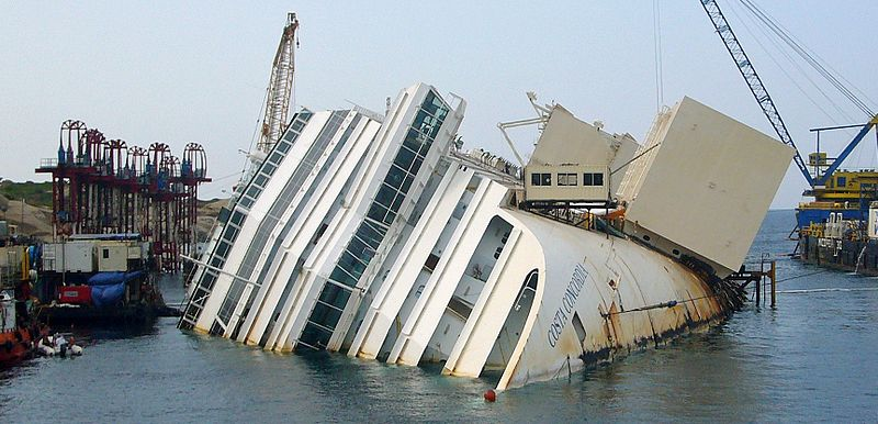 Illustration for article titled The paradox that lets you float a cruise ship in a bucket of water